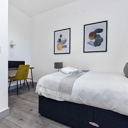 Lovely 2 Bedroom Apartment In Greater Лондон Экстерьер фото