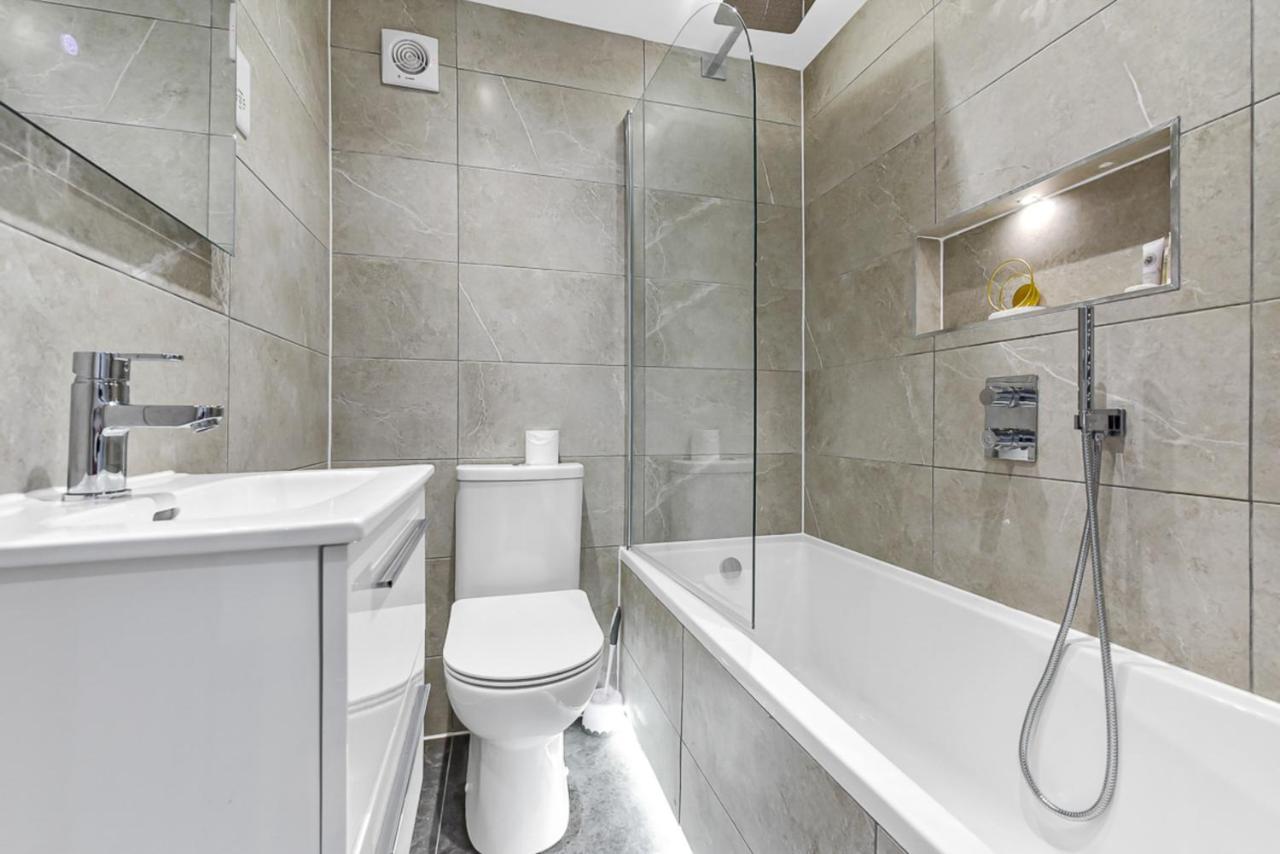 Lovely 2 Bedroom Apartment In Greater Лондон Экстерьер фото
