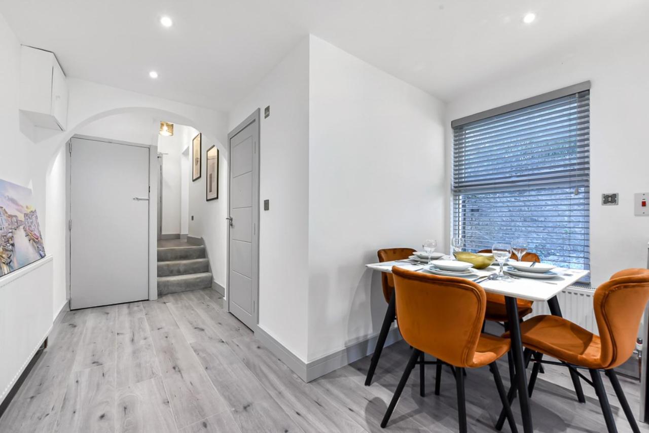 Lovely 2 Bedroom Apartment In Greater Лондон Экстерьер фото