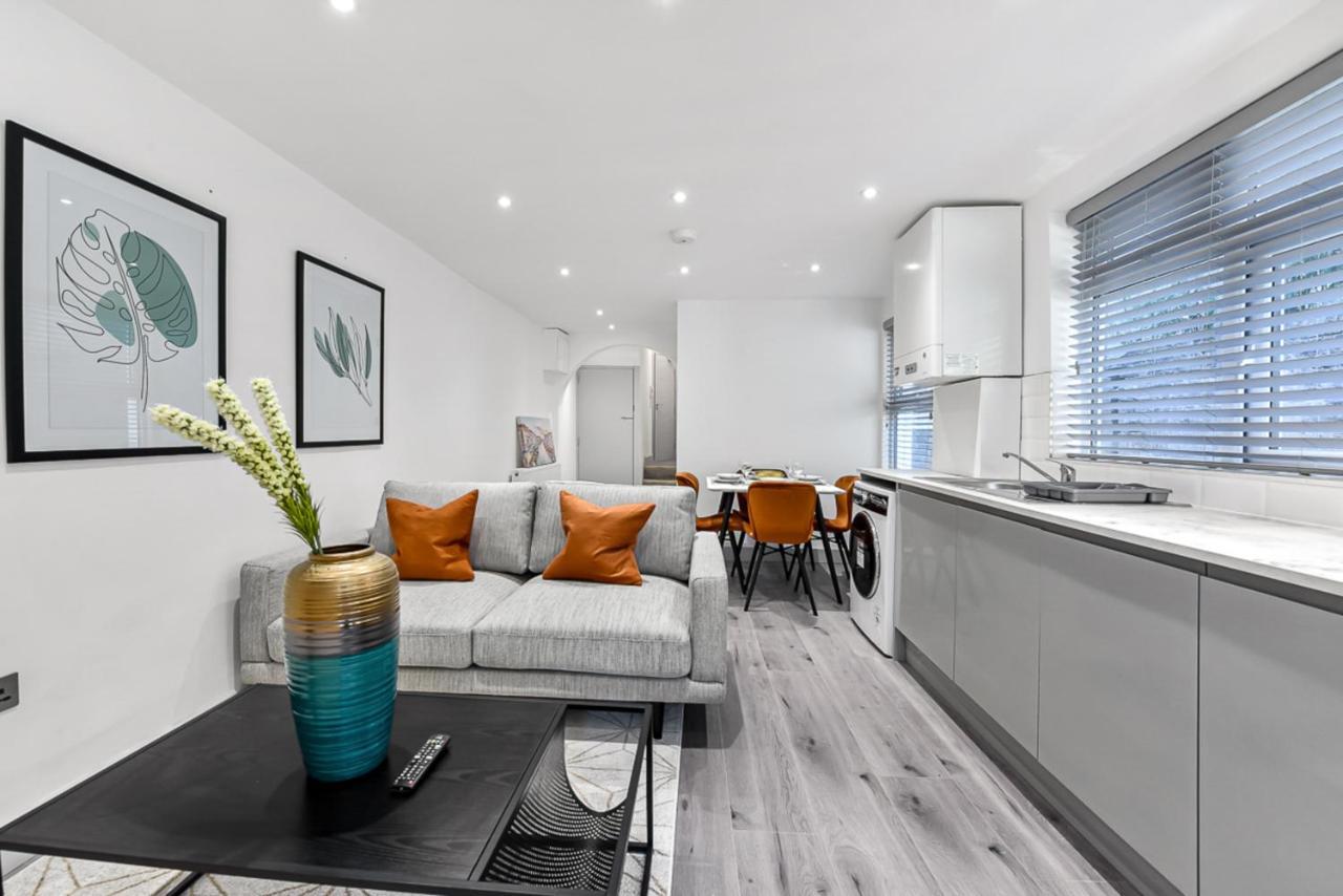 Lovely 2 Bedroom Apartment In Greater Лондон Экстерьер фото