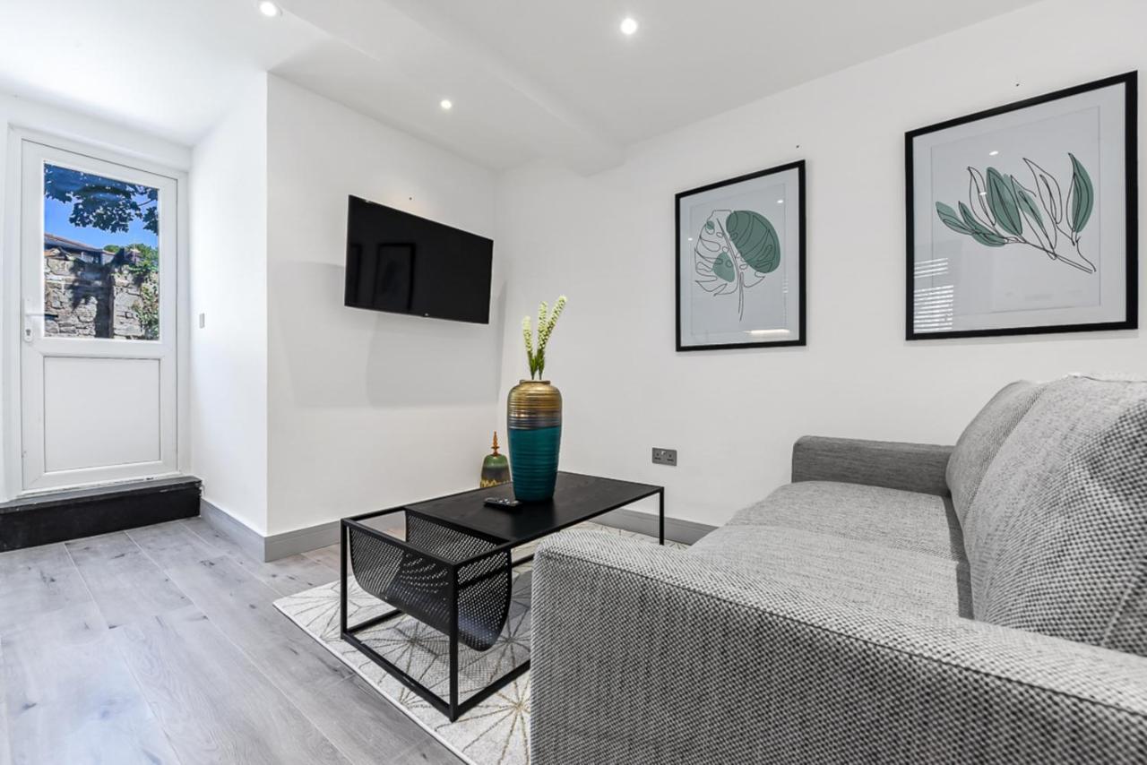 Lovely 2 Bedroom Apartment In Greater Лондон Экстерьер фото